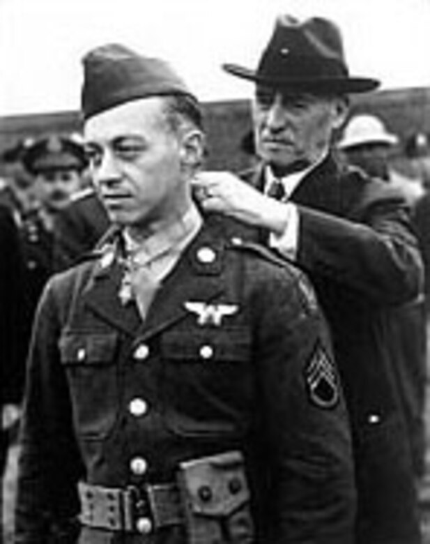 SSgt. Maynard H. Smith receives the Medal of Honor. (U.S. Air Force photo)