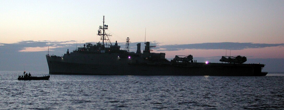USS Duluth sits anchored as Humanitarian Assistance Operations begin for the 4th day on the island here.  The 15th Marine Expeditionary Unit (Special Operations Capable) provided desperately needed humanitarian aid to cities and villages along Sri Lanka's southern coastline.