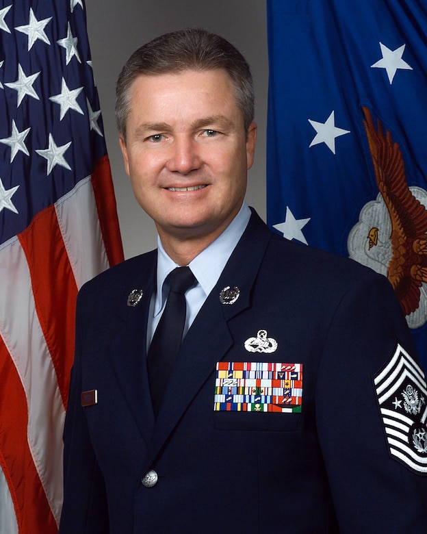 CHIEF MASTER SERGEANT OF THE AIR FORCE GERALD R. MURRAY > U.S. Air