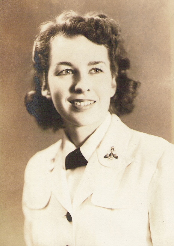 33rd Commandant of the Marine Corps, General Michael W. Hagee, salutes the late Former Commandant of the Marine Corps and Medal of Honor Recepient, General Louis H. Wilson casket as it is being laid down to its final reting place by the Marine Corps Pall Bearers on July 19, 2005 in the Arlington National Cemetary in Arlingto, VA. (US Marine Corps photo by Lance Corporal Leonardo Crespo) (UNRELEASED)