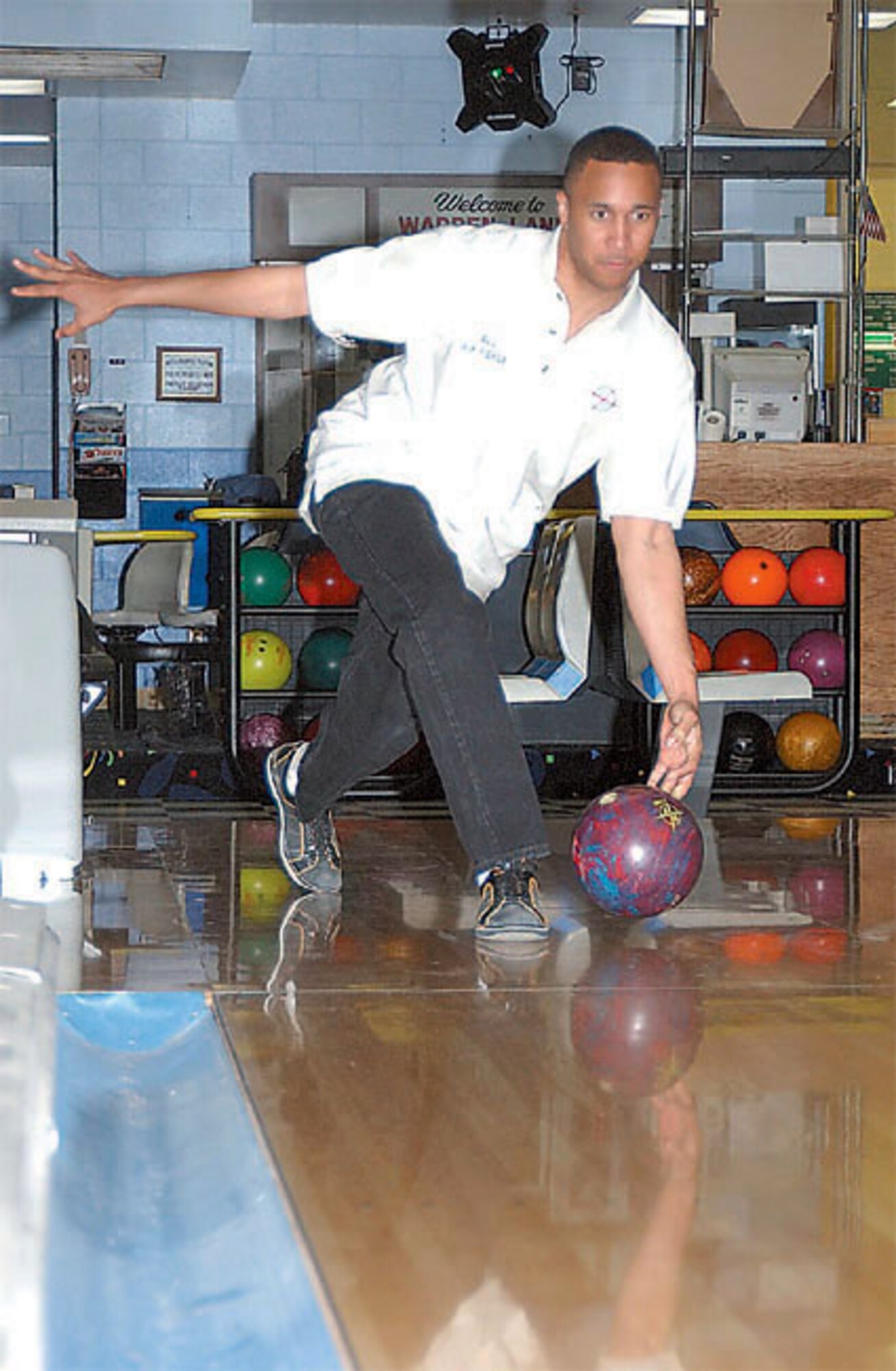 F.E. WARREN AIR FORCE BASE, Wyo. -- First Lt. Rickie Banister, a 319th Missile Squadron missileer here, bowled over the competition during the 2005 Armed Forces Bowling Championships held in Dallas.  He won the men's division with a 24-game total of 4,847.  (U.S. Air Force photo by Master Sgt. Jeff Bohn)