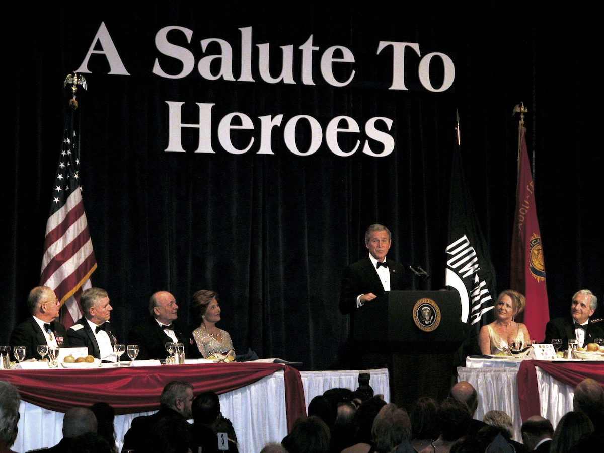 President thanks veterans for service during inaugural ball > Air Force