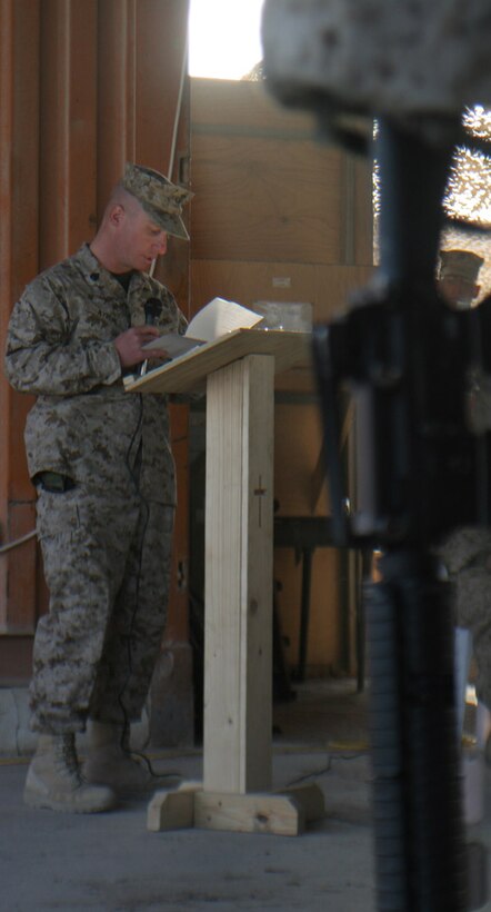 051028-M-2607O-008 - Staff Sgt. Wayne T. Byron says some words about his friend and fellow Marine Staff Sgt. Richard T. Pummill who died in the line of duty Oct. 20 while helping make Iraq a free country.