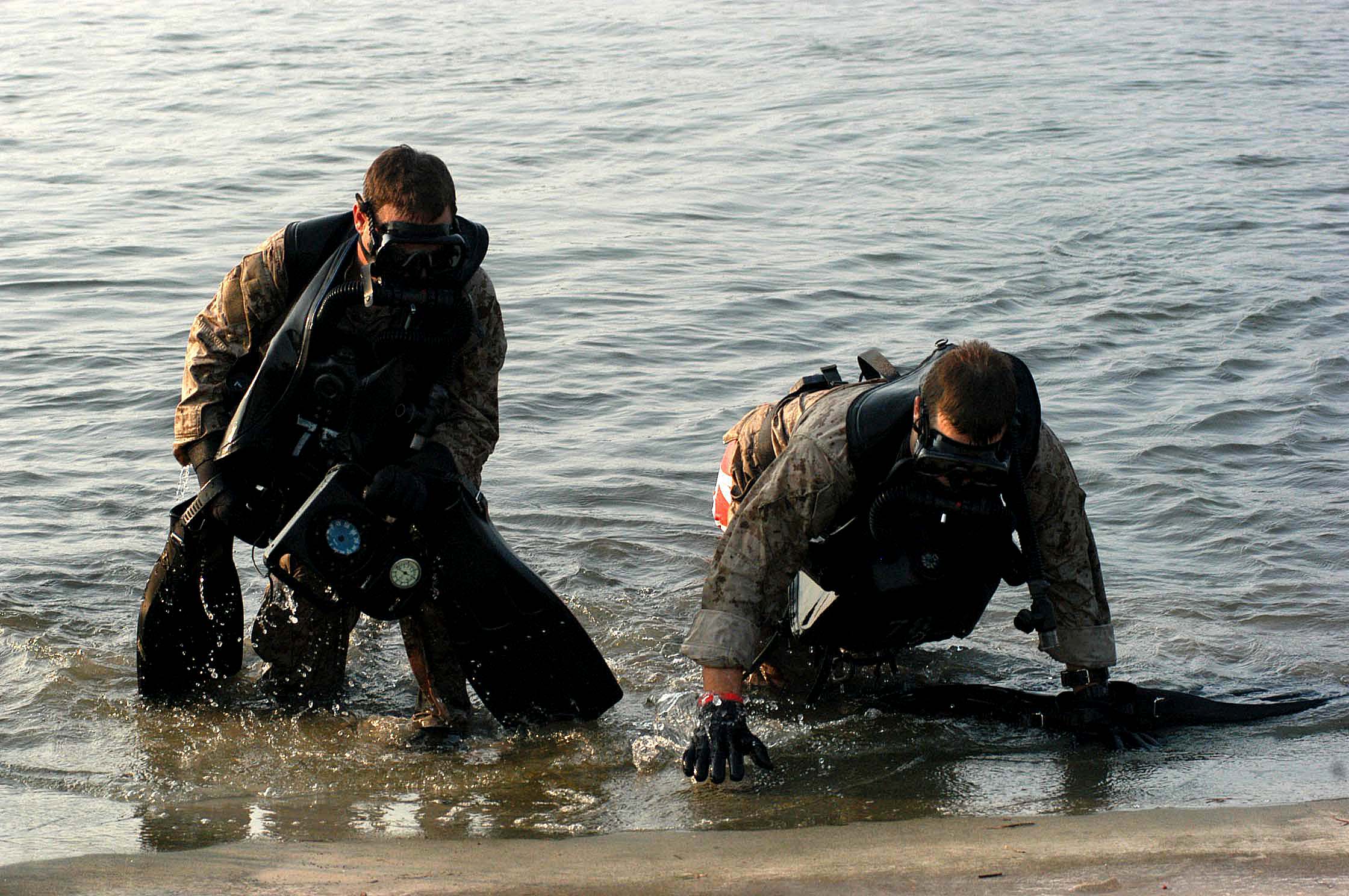 2nd Force Recon Marines tackle the New River > II Marine Expeditionary ...