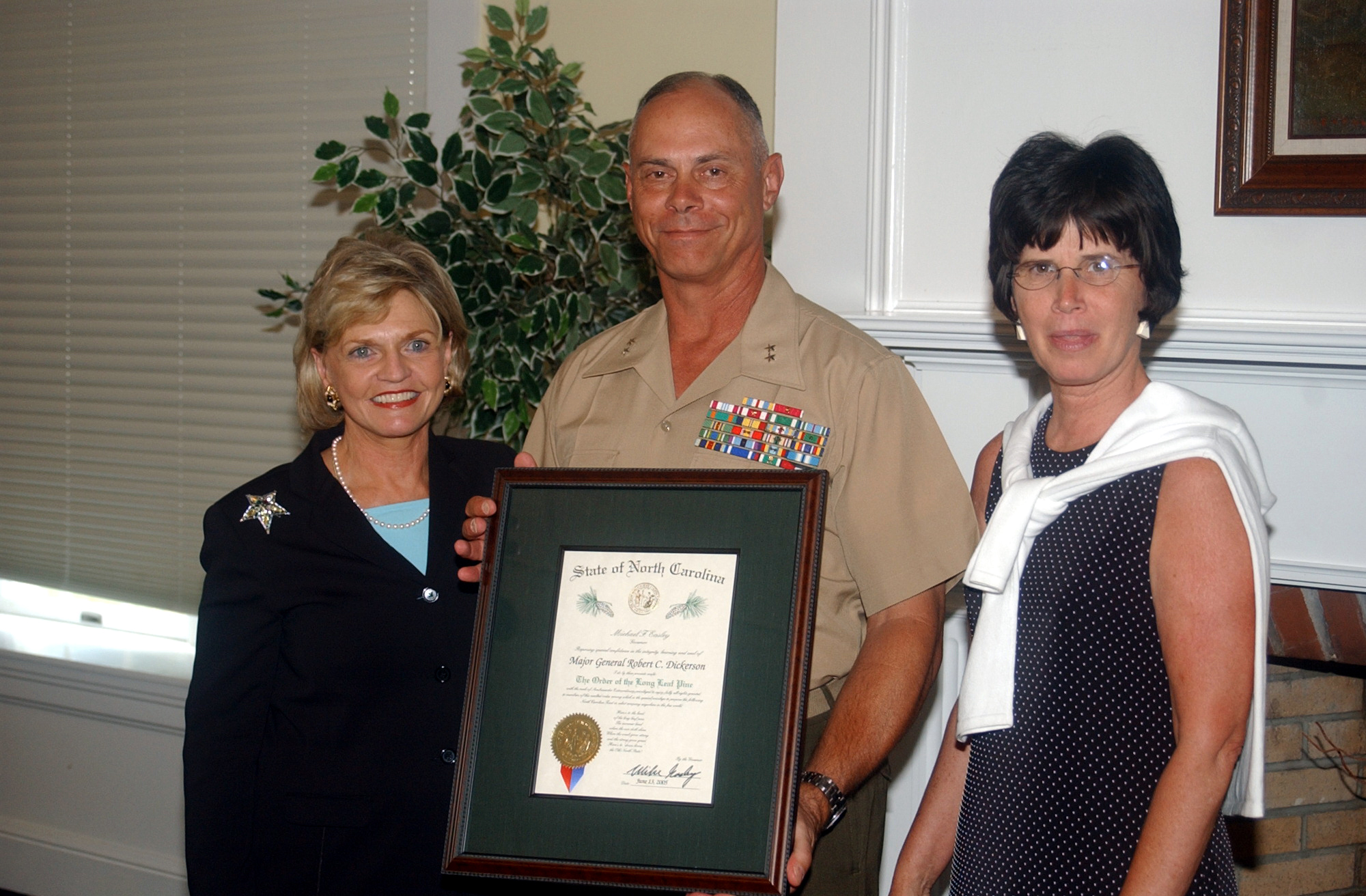 Base Commanding General receives North Carolina’s highest honor > Marine Corps Base Camp Lejeune