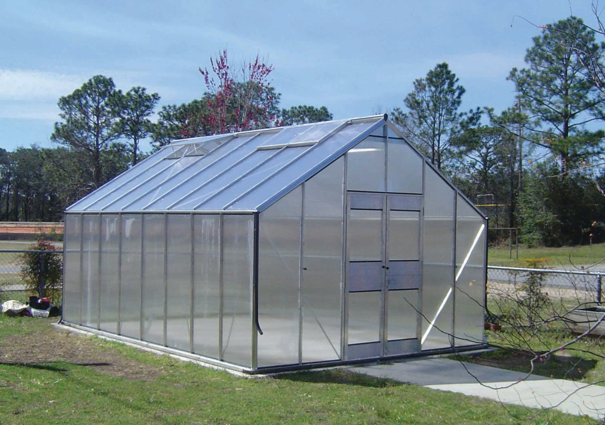VALPARAISO, Fla. -- The new greenhouse is part of the &quot;Garden Spot&quot; at an elementary school here.  Hurricane Ivan destroyed the school's greenhouse in September.  More than 15 Airmen from nearby Elgin Air Force Base and Duke Field helped build a replacement.  (U.S. Air Force photo by 2nd Lt. Kristen D. Duncan)