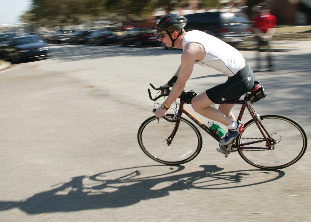 A cyclist pedals hard toward the finish line during the 2005 Parris Island triathlon.