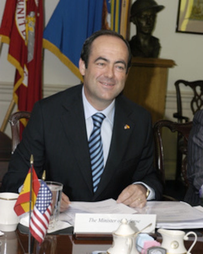 Spanish Minister of Defense Jose Bono meets with Secretary of Defense Donald H. Rumsfeld in the Pentagon on May 3, 2005. Bono and Rumsfeld are meeting to discuss defense issues of mutual interest. 