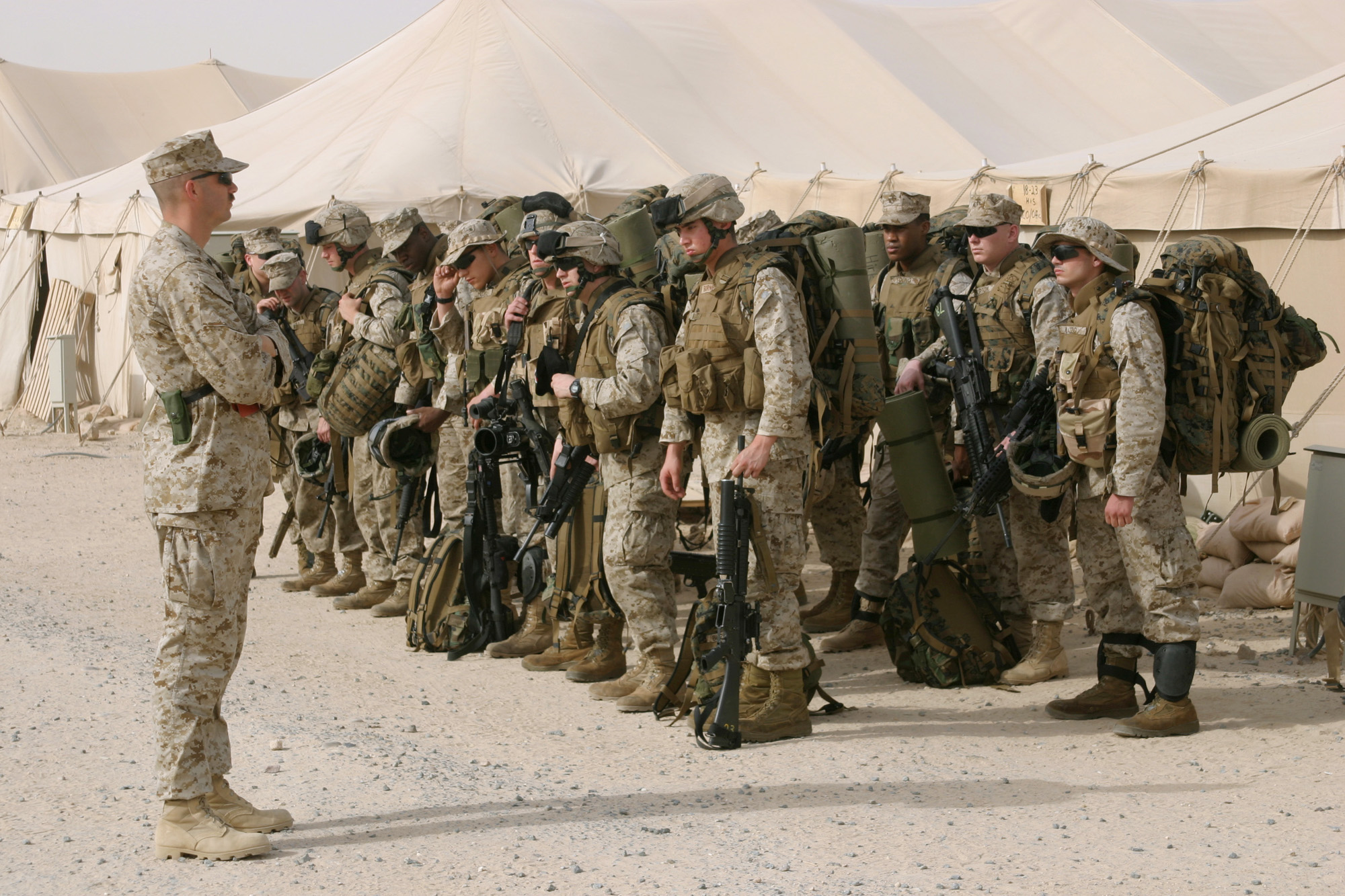 26th MEU lands in Kuwait > 26th Marine Expeditionary Unit > News ...