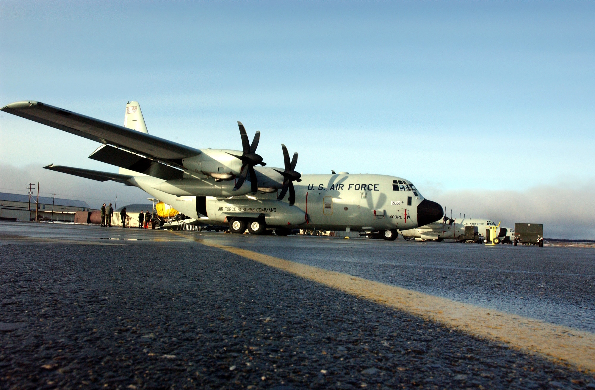 Preparing a hurricane survival kit > Keesler Air Force Base > Article  Display