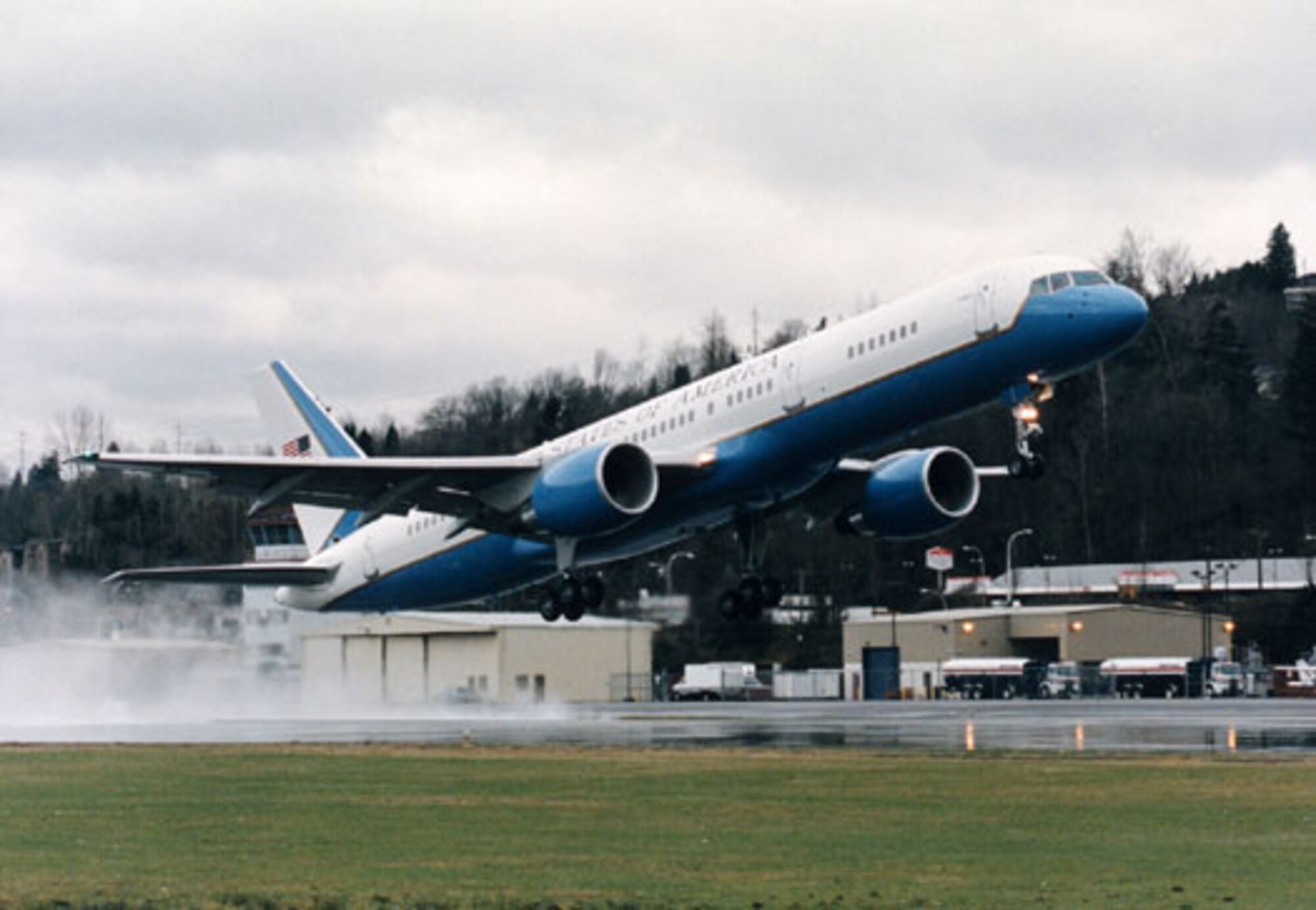 ANDREWS AIR FORCE BASE, Md. -- A C-32, a specially configured version of the Boeing 757-200 commercial intercontinental airliner, takes off here. (U.S. Air Force photo)