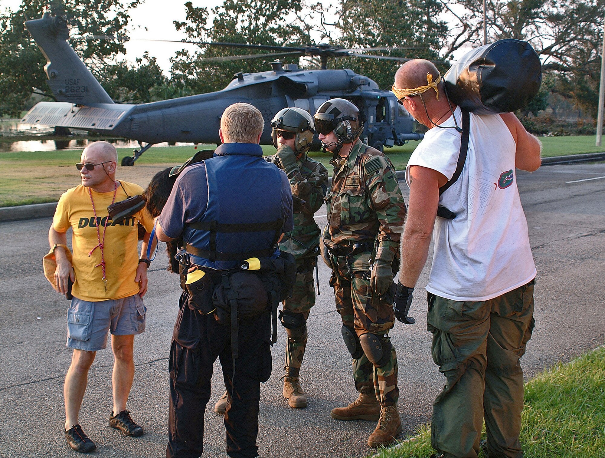 NEW ORLEANS -- Trained to rescue downed pilots and military troops in combat behind enemy lines, the Air Force's rescue teams are a very small community of highly elite professionals.  Flying missions into the flooded city of New Orleans, the rescue forces are working around the clock and have saved more than 2,000 people in five days. (Air Force photo by Master Sgt. Bill Huntington)