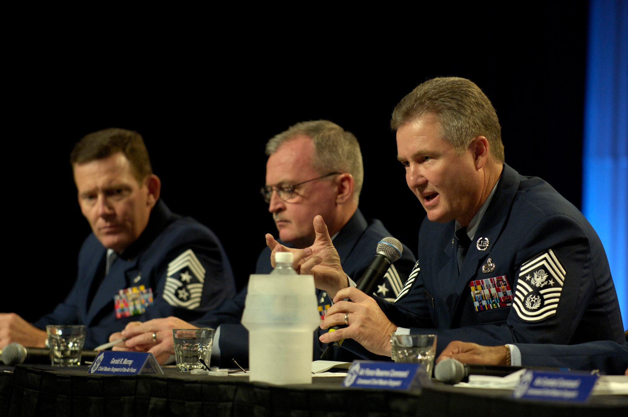 WASHINGTON -- Chief Master Sgt. of the Air Force Gerald R. Murray moderates a command chiefs' panel during the Air Force Association's 2005 Air and Space Conference and Technology Exposition here Sept. 12.  The panel consisted of command chiefs from across Air Force major commands.  (U.S. Air Force photo by Master Sgt. Jim Varhegyi)
