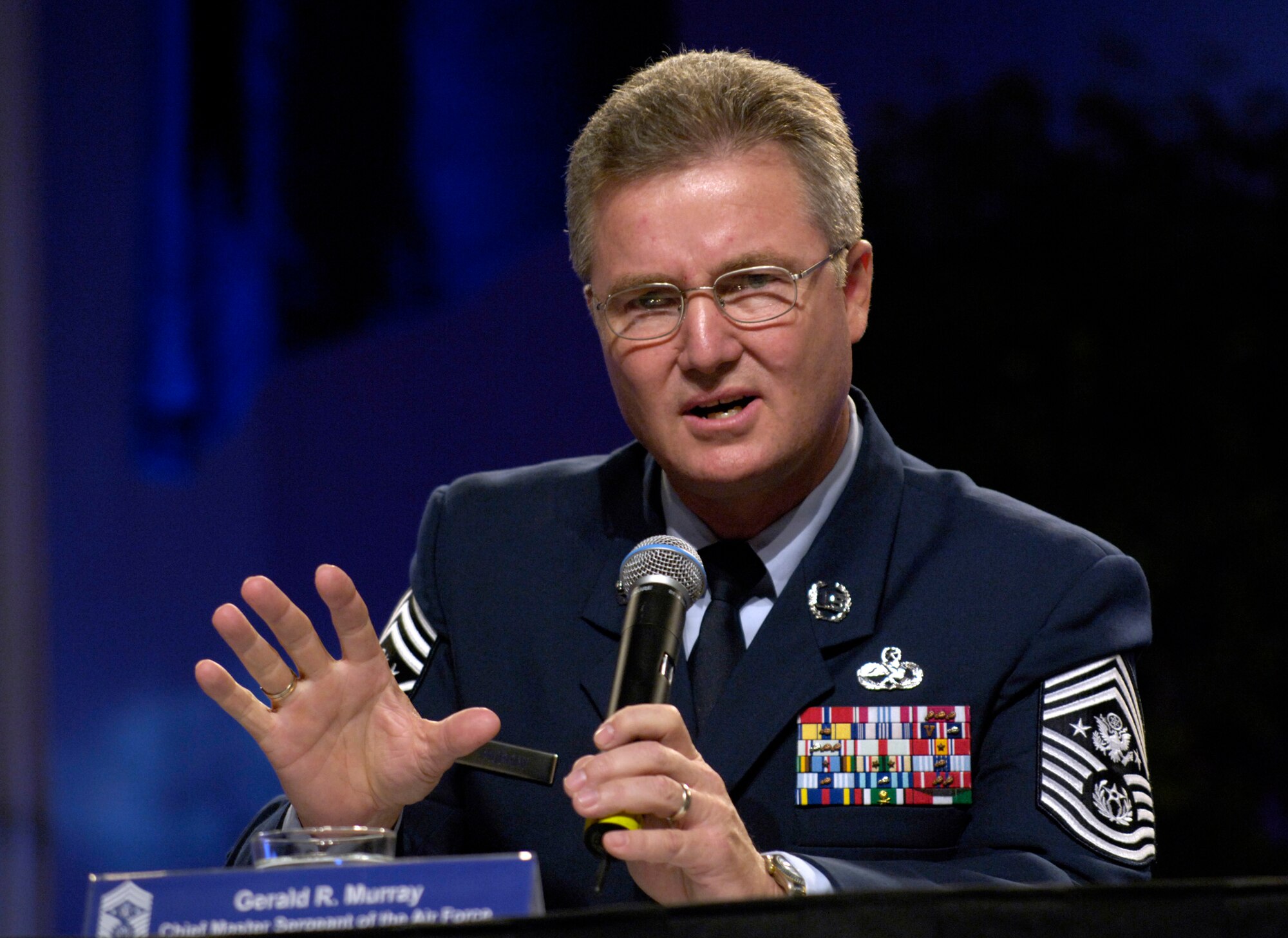 WASHINGTON -- Chief Master Sgt. of the Air Force Gerald R. Murray speaks at a command chiefs' panel during the Air Force Association's 2005 Air and Space Conference and Technology Exposition here Sept. 12.  The panel consisted of command chiefs from across Air Force major commands.  (U.S. Air Force photo by Master Sgt. Jim Varhegyi)
