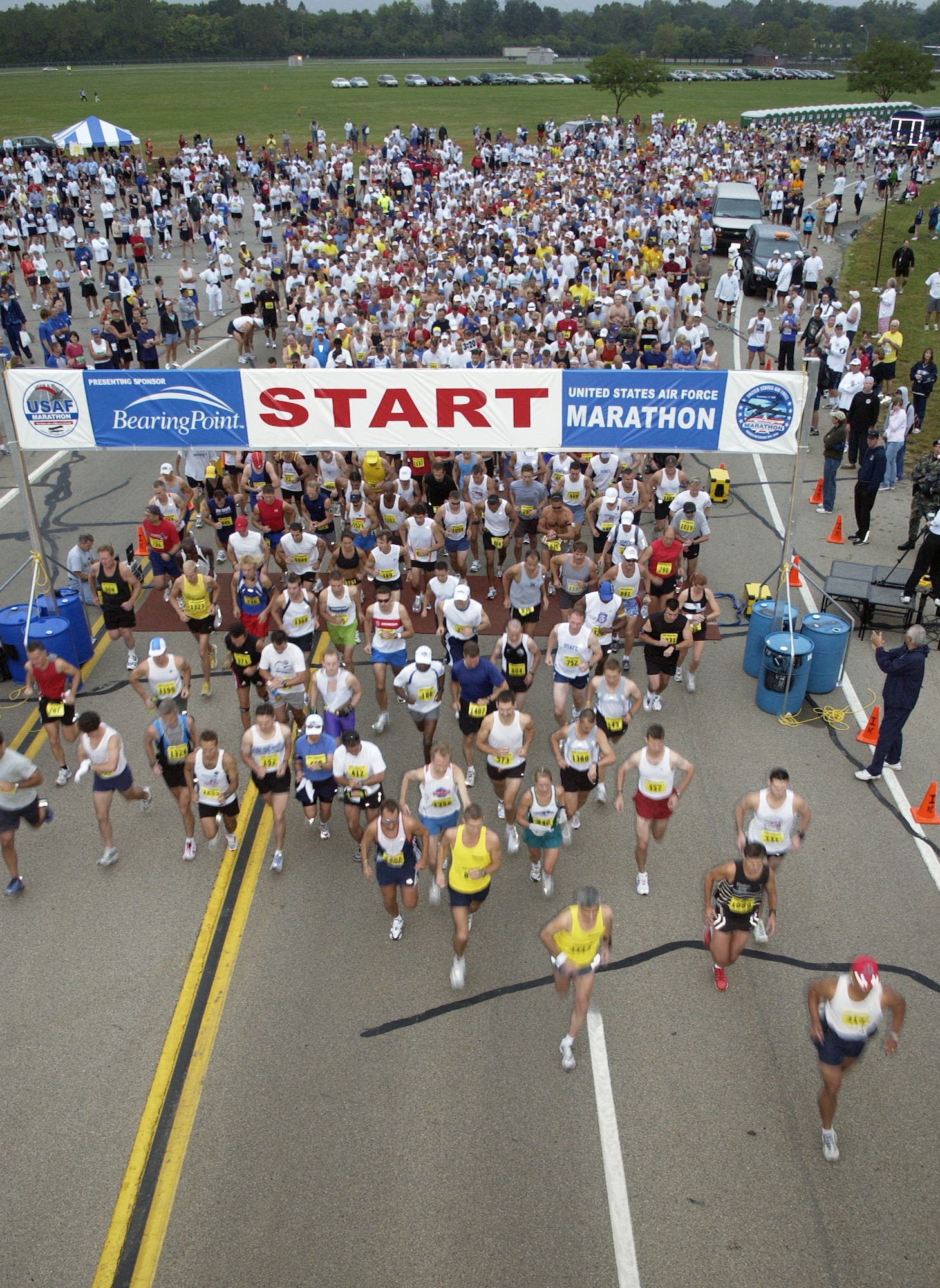 Air Force Marathon draws runners, base community > Air Force > Article