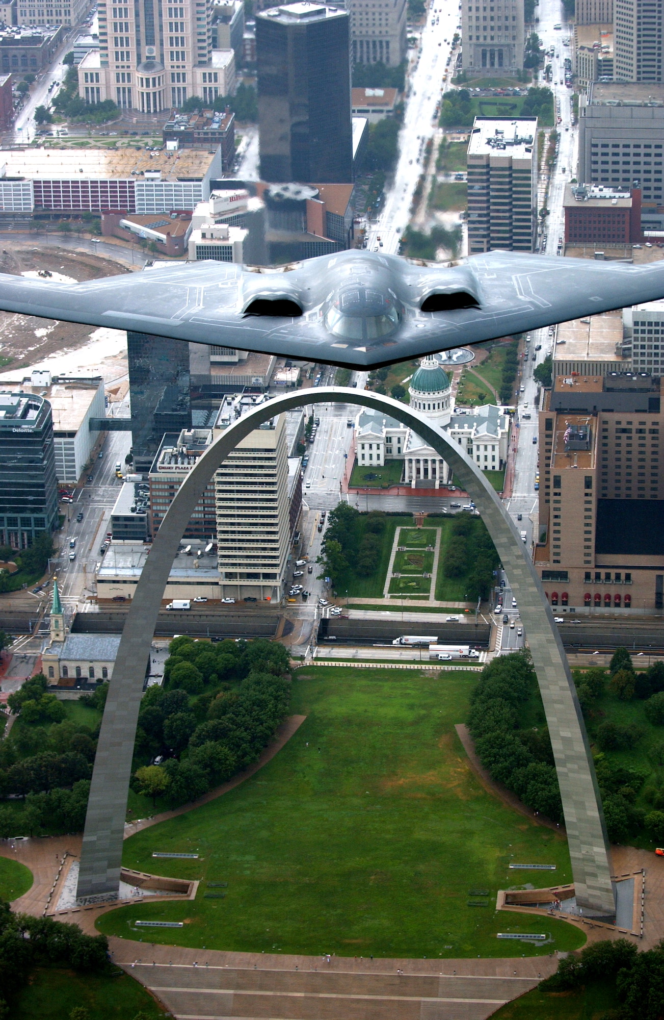 A B-2 Stealth bomber from the 509th Bomb Wing at Whiteman Air Force Base, Mo., flies over the St. Louis Arch on Aug. 10. The B-2 flyover was one of several events celebrating Air Force Week in St. Louis. (U.S. Air Force photo/Tech. Sgt. Justin D. Pyle)