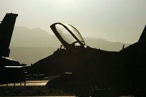 An F-16 Fighting Falcon from the Iowa Air National Guard's 132nd Fighter Wing sits ready during Red Flag 06-02 at Nellis Air Force Base, Nev., on Aug. 15. U.S. and coalition servicemembers are participating in the exercise that concludes today. (U.S. Air Force photo/Tech. Sgt. Bob Sommer) 