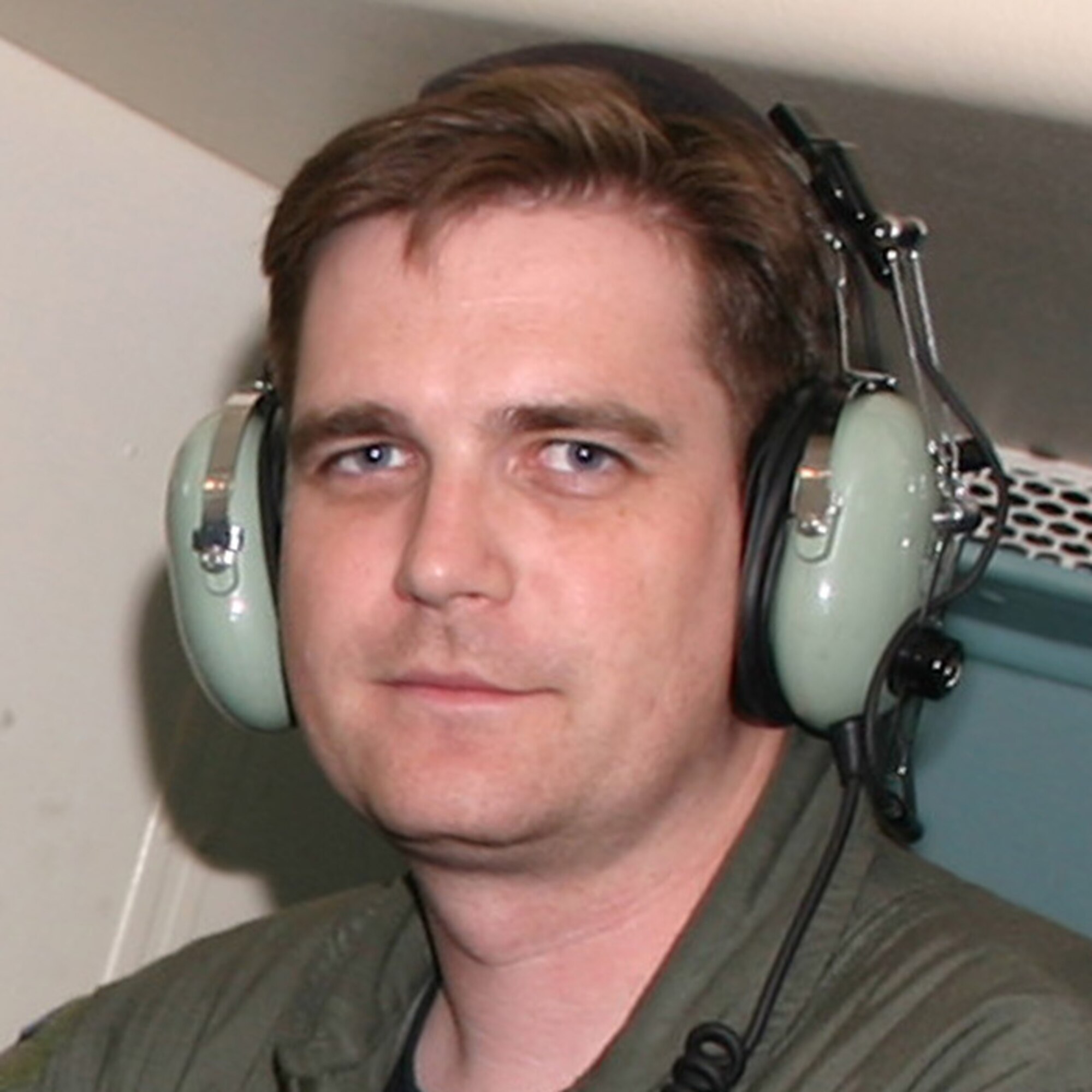 Tech. Sgt. Steve Stophel, C-5 Loadmaster of the 68th Airlift Squadron of San Antonio, Texas during the flight from March Air Reserve Base, Calif. to Hickam AFB, Hawaii Aug 13. (US Air Force Photo by Master Sgt. Ray Sarracino)