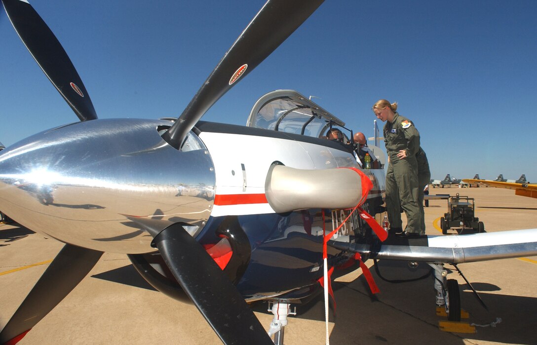 The T-6A Texan II is set to replace the reliable T-37 Tweet beginning in 2008.    