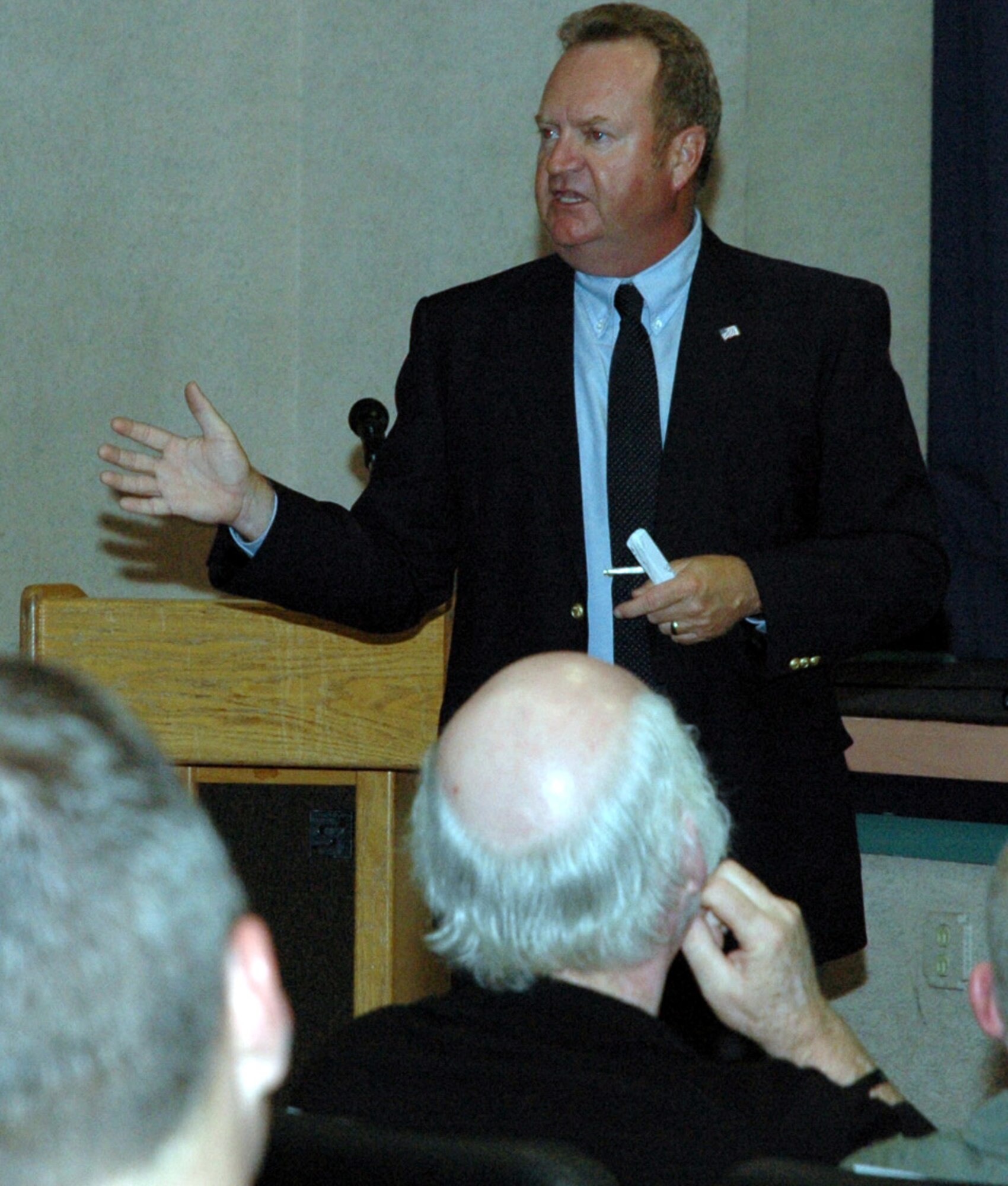 Retired Chief Master Sgt. Gordon "Gordo" Scott speaks during the "Through the Eyes of the Commando" event Nov. 15 in the base theater.  (U.S. Air Force Photograph by Master Sgt. Stuart Camp)