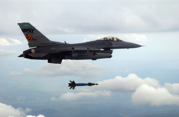 An F-16 Fighting Falcon from the Ohio Air National Guard's 112th Fighter Squadron releases a GBU-12 during Northern Edge 06 June 14, 2006. Northern Edge is a joint training exercise hosted by the Alaskan Command. (US Air Force photo by MSgt Rob Wieland)