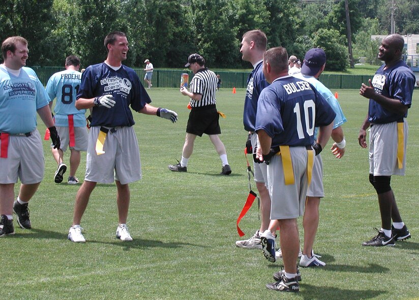 Friendships were made and lots of laughter ensued as flag football was in full force out at Rams Park. Air Force Reservists from the 932nd Airlift Wing came to play in Kurt Warner's foundation, First Things First Ultimate Football event.  The Air Force Reservists were able to "draft" Marc Bulger to be their quarterback for the competition.