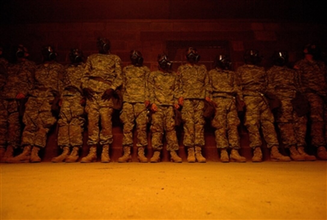 soldiers-going-through-u-s-army-basic-training-line-the-wall