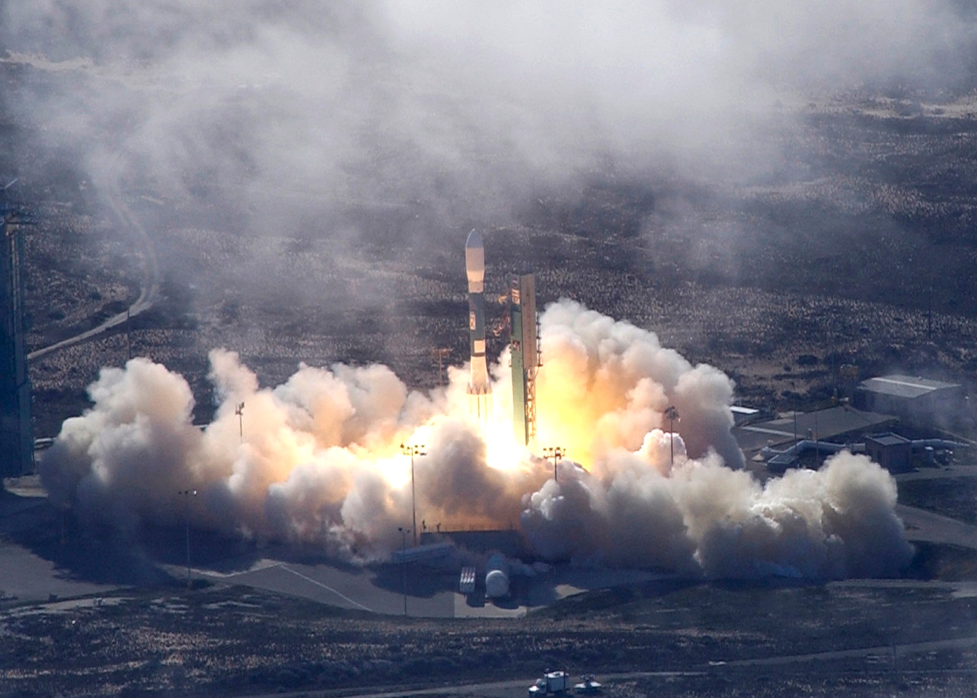 A Delta II rocket carrying a National Reconnaissance Office satellite successfully launches Dec. 14 from Space Launch Complex-2 at Vandenberg Air Force Base, Calif. (U.S. Air Force photo/Master Sgt. Richard Freeland)