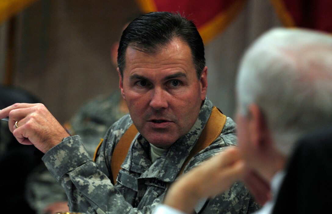 Maj Gen Joe Fil Multinational Division Baghdad Gives A Security