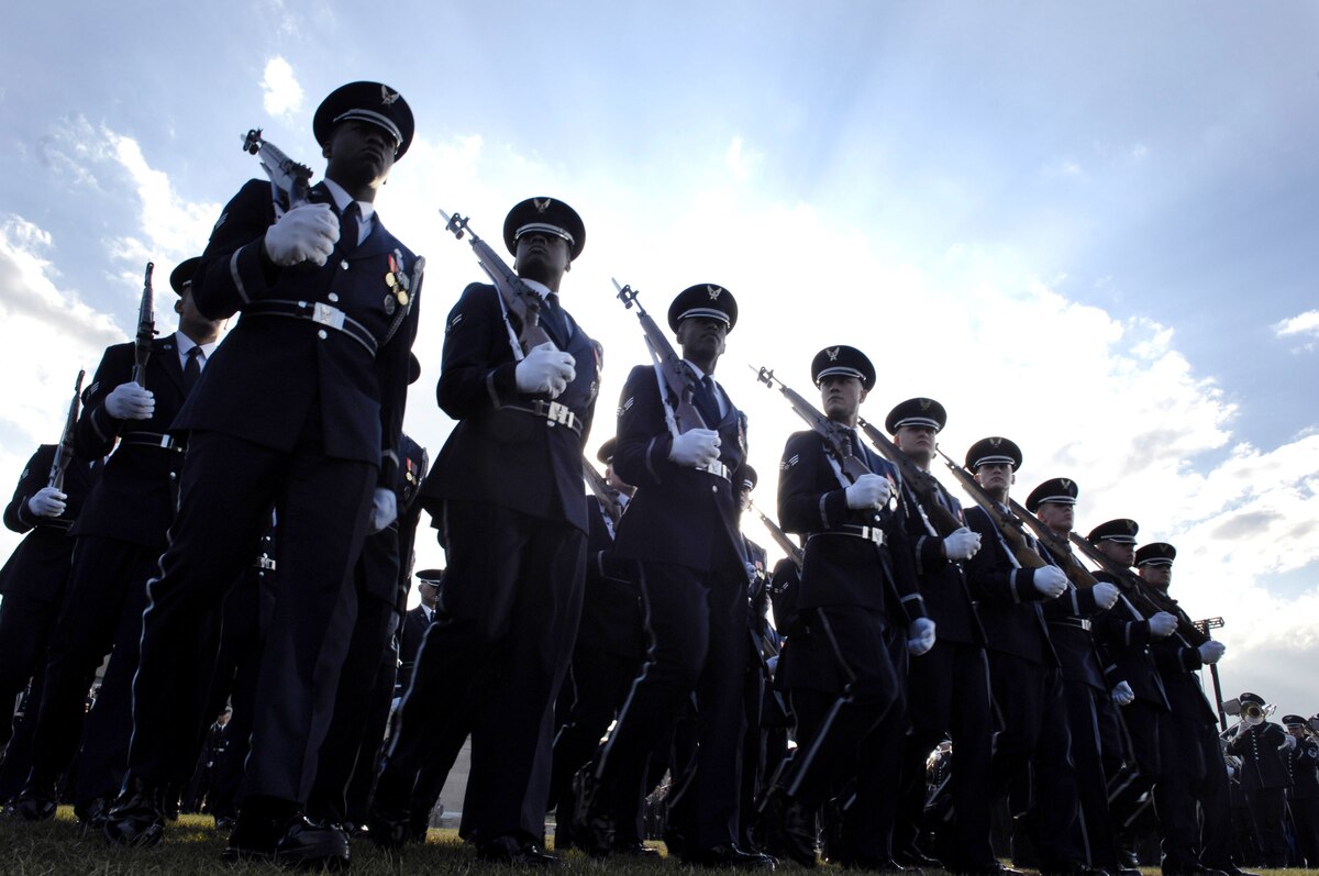 Old Guard battery provides presidential, ceremonial salutes with a bang, Article