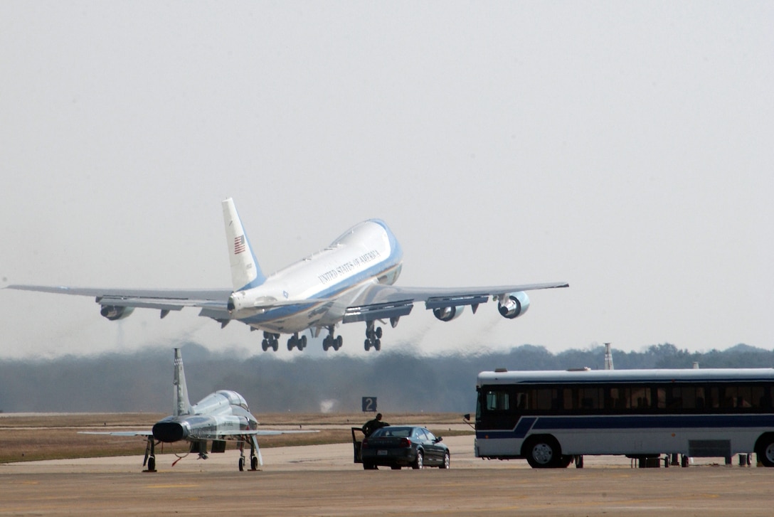RANDOLPH AIR FORCE BASE, Texas (AFPN) -- Air Force One takes off from this training base Jan. 1.  The president was in San Antonio to visit with injured servicemembers at Brooke Army Medical Center. He also presented some of the troops Purple Heart Medals. (U.S. Air Force photo by Rich McFadden)