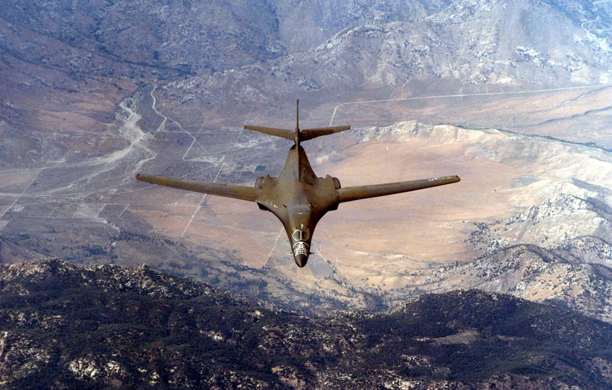Rockwell International B-1B in flight. (U.S. Air Force photo)