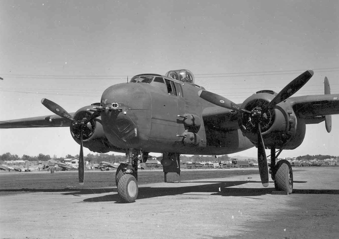 B2 d1. Самолет b-25g Mitchell. Самолет b 25 Митчелл. North American b-25 Mitchell бомбардировщик. Б 25 Митчелл бомбардировщик.