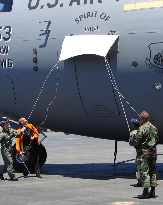 Hickam AFB its final C17 > Pacific Air Forces > Article Display