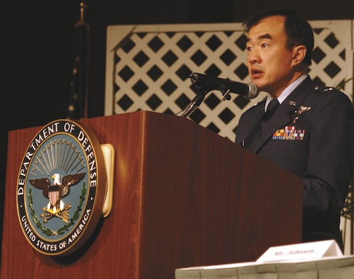 Brig. Gen. (Dr.) Robert "Lance" Chu, mobilization assistant to the assistant surgeon general for healthcare operations at Bolling Air Force Base, Wash. D.C., speaks at the latest annual conference of the Federal Asian Pacific American Council. (Bo Joyner)                     