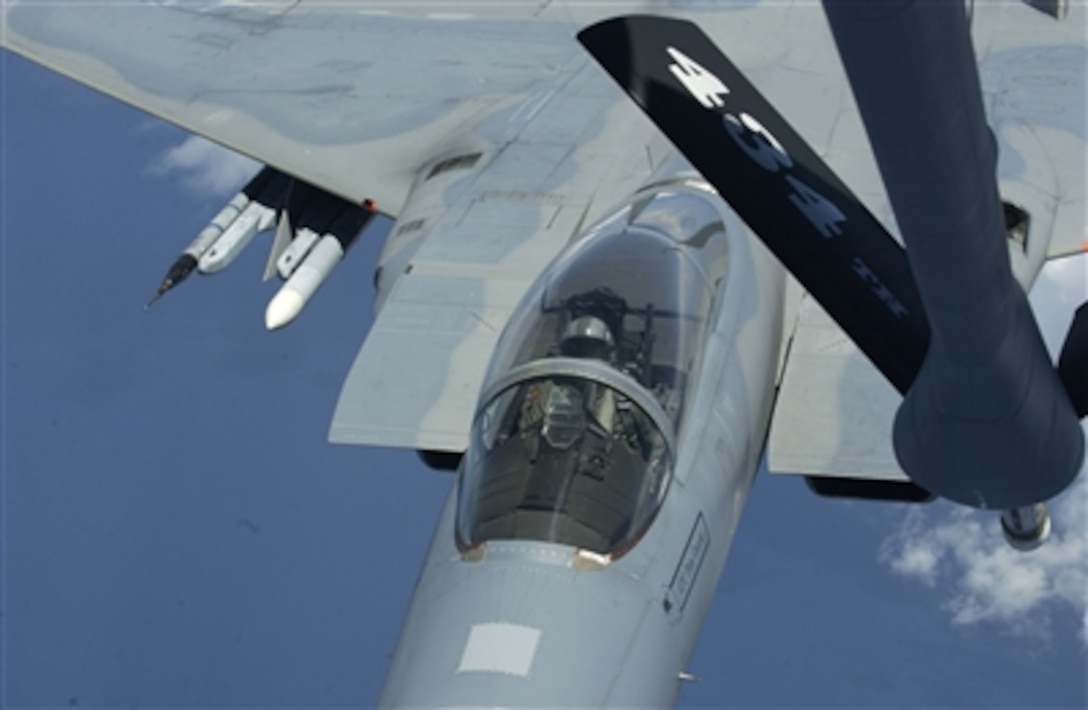 An F-15 Eagle aircraft from the 125th Fighter Wing practices aerial refueling with the support of a 434th Air Refueling Wing KC-135 Stratotanker during training over Florida on July 20, 2006.