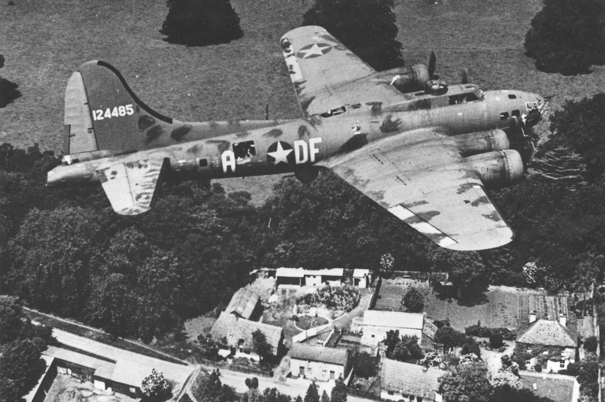 Boeing B-17F-10-BO "Memphis Belle" in flight. (U.S. Air Force photo)