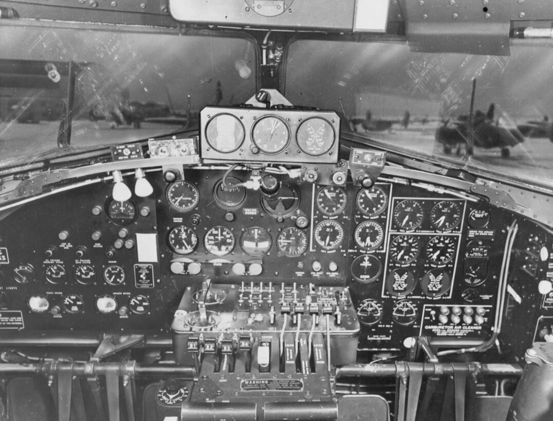 Boeing B-17F Cockpit