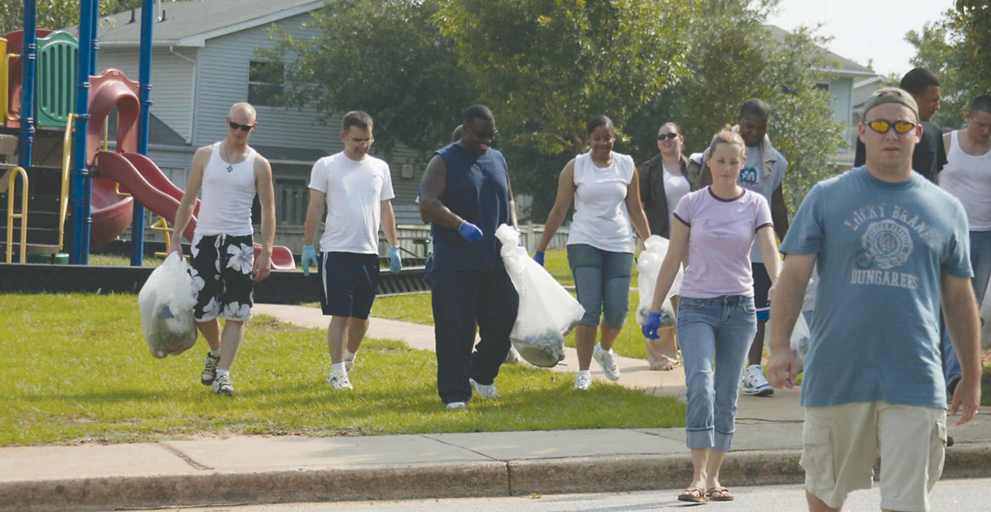 Senior Airman Catherine Bassemier and Staff Sgt. Bonnie Scheeter, from Sumter, are stationed at Shaw and work for the 20th MIssion Support Squadron.  (U.S. Air Force Photo/Senior Airman John Gordinier)