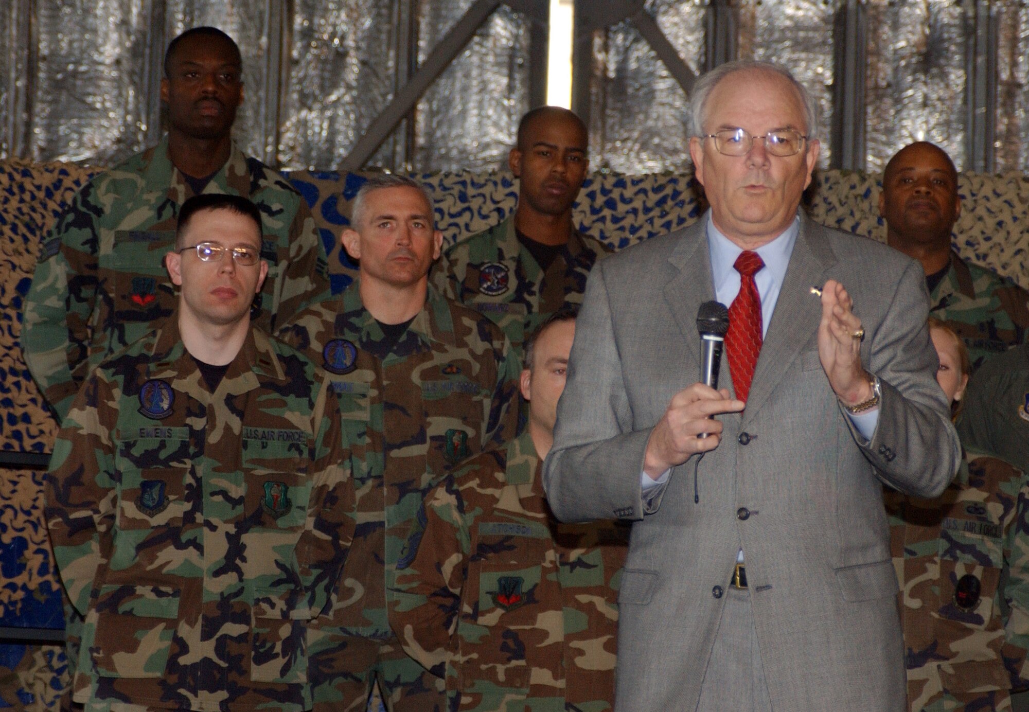 Secretary of the Air Force Michael W. Wynne speaks to Airman during his visit to Misawa Air Base, Japan, on Saturday, March 25, 2006. (U.S. Air Force photo/Tech. Sgt. Andy Bellamy) 