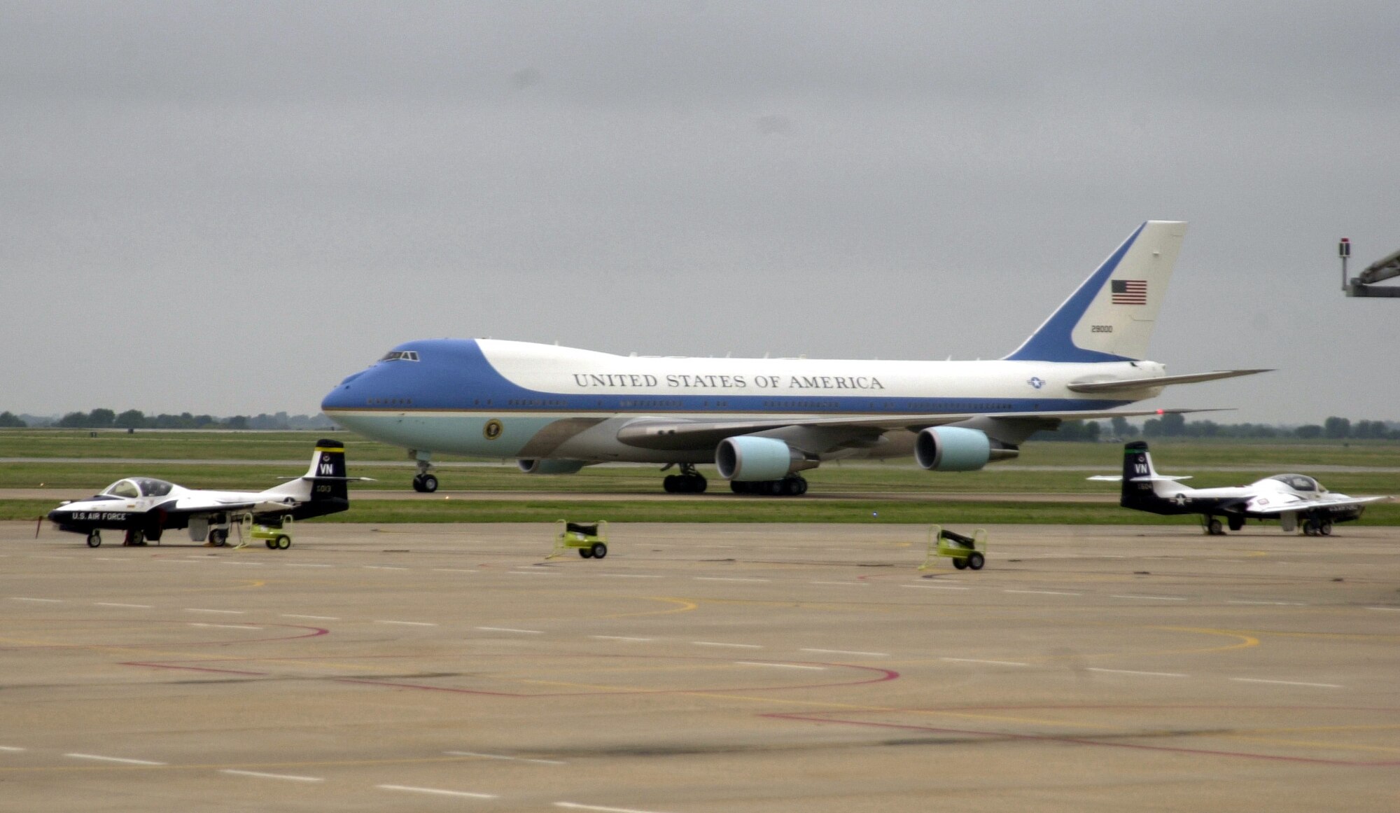 Air Force One lands at Vance Air Force Base, Okla., on Saturday, May 6, 2006. President George W. Bush stopped at Vance on his way to Oklahoma State University in Stillwater to give the commencement address. (U.S. Air Force photo/Staff Sgt. Amanda Savannah)                                                 