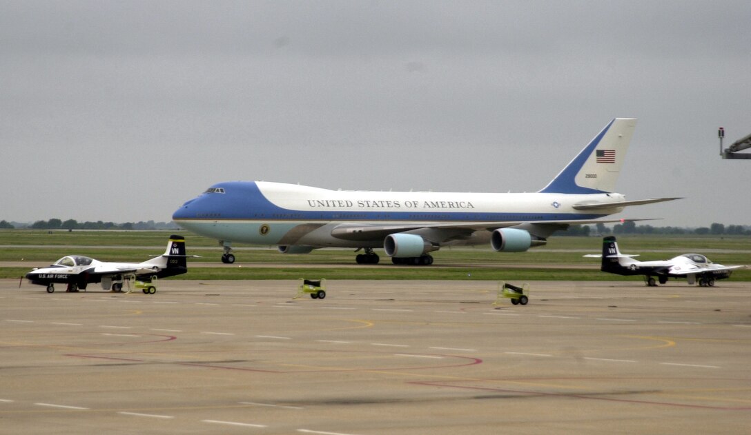 Air Force One lands at Vance Air Force Base, Okla., on Saturday, May 6, 2006. President George W. Bush stopped at Vance on his way to Oklahoma State University in Stillwater to give the commencement address. (U.S. Air Force photo/Staff Sgt. Amanda Savannah)                                                 