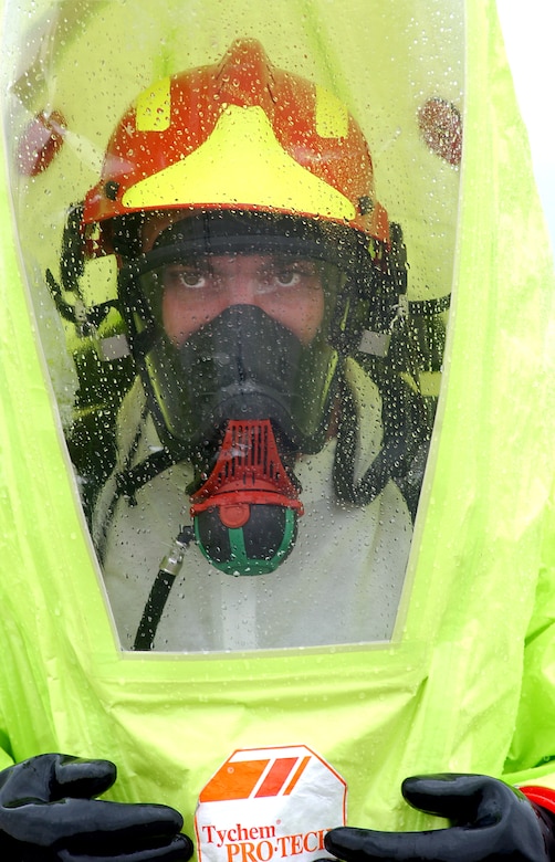 A member of the Pordenone chemical accident response team participates in an American-Italian exercise on Thursday, May 4, 2006. Responders from various Italian fire and police departments and medical facilities joined those from the 31st Fighter Wing fire department, hospital and security forces at Aviano Air Base, Italy, for a mass accident exercise. The purpose of the exercise is to develop a seamless response capability between Italian and American emergency professionals. (U.S. Air Force photo/Tech. Sgt. Charlein Sheets) 
