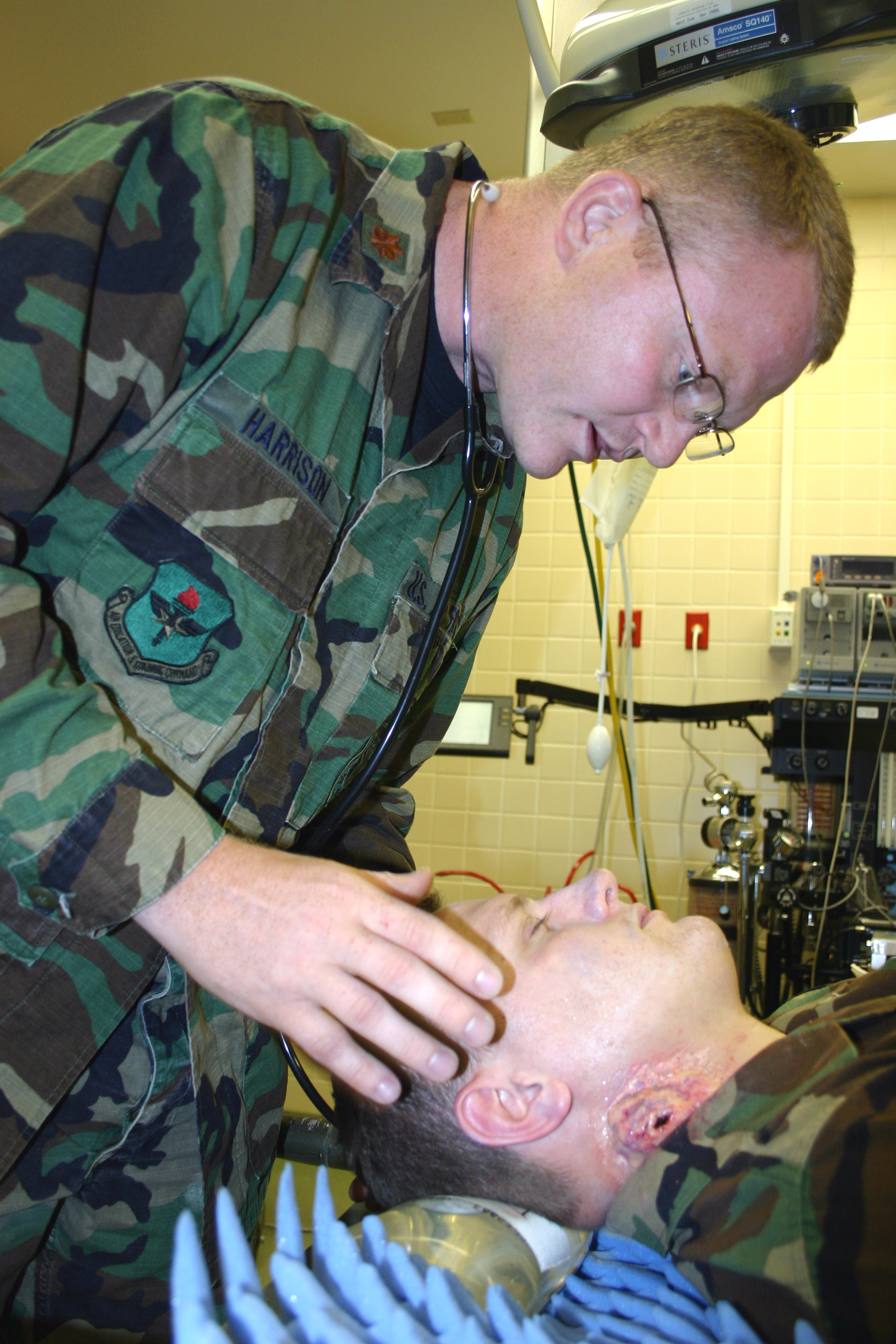 Advanced trauma life support training returns to Wilford Hall > Air