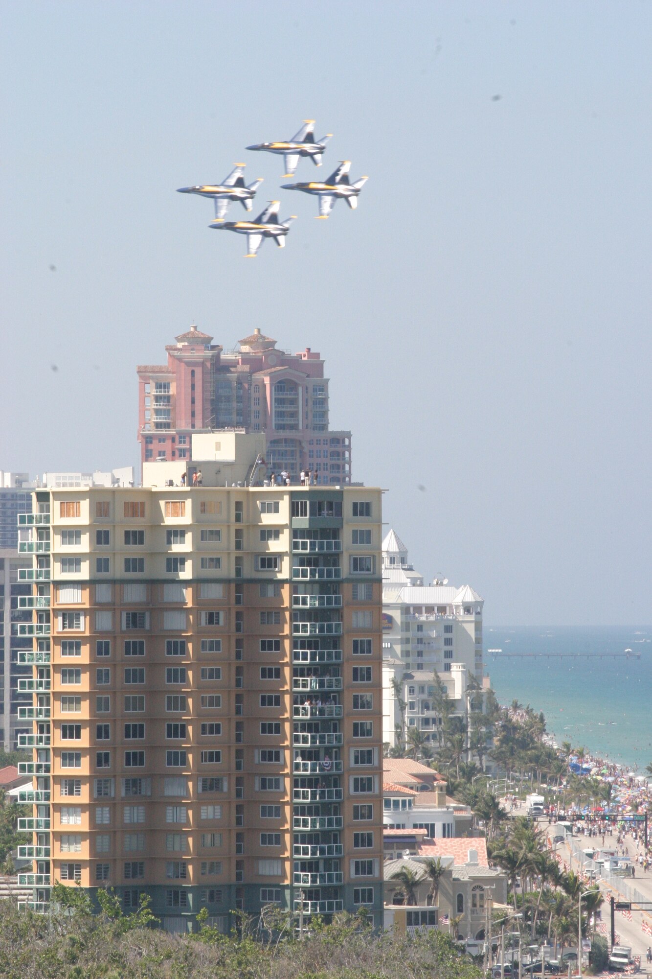 AirSea Show bigger, better than ever > Air Force Reserve Command