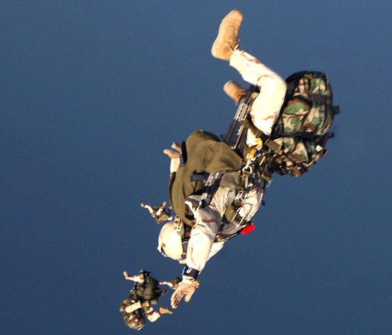 Highaltitude jumps > U.S. Air Force > Article Display