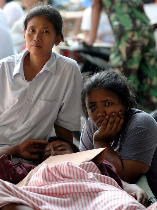 BANTUL, Indonesia ? Hospitals and medical clinics in Bantul, Indonesia, are flooded with patients after a 6.2 magnitude earthquake struck the island of Java May 27. (Official U.S. Marine Corps photo by Lance Cpl. Warren Peace)