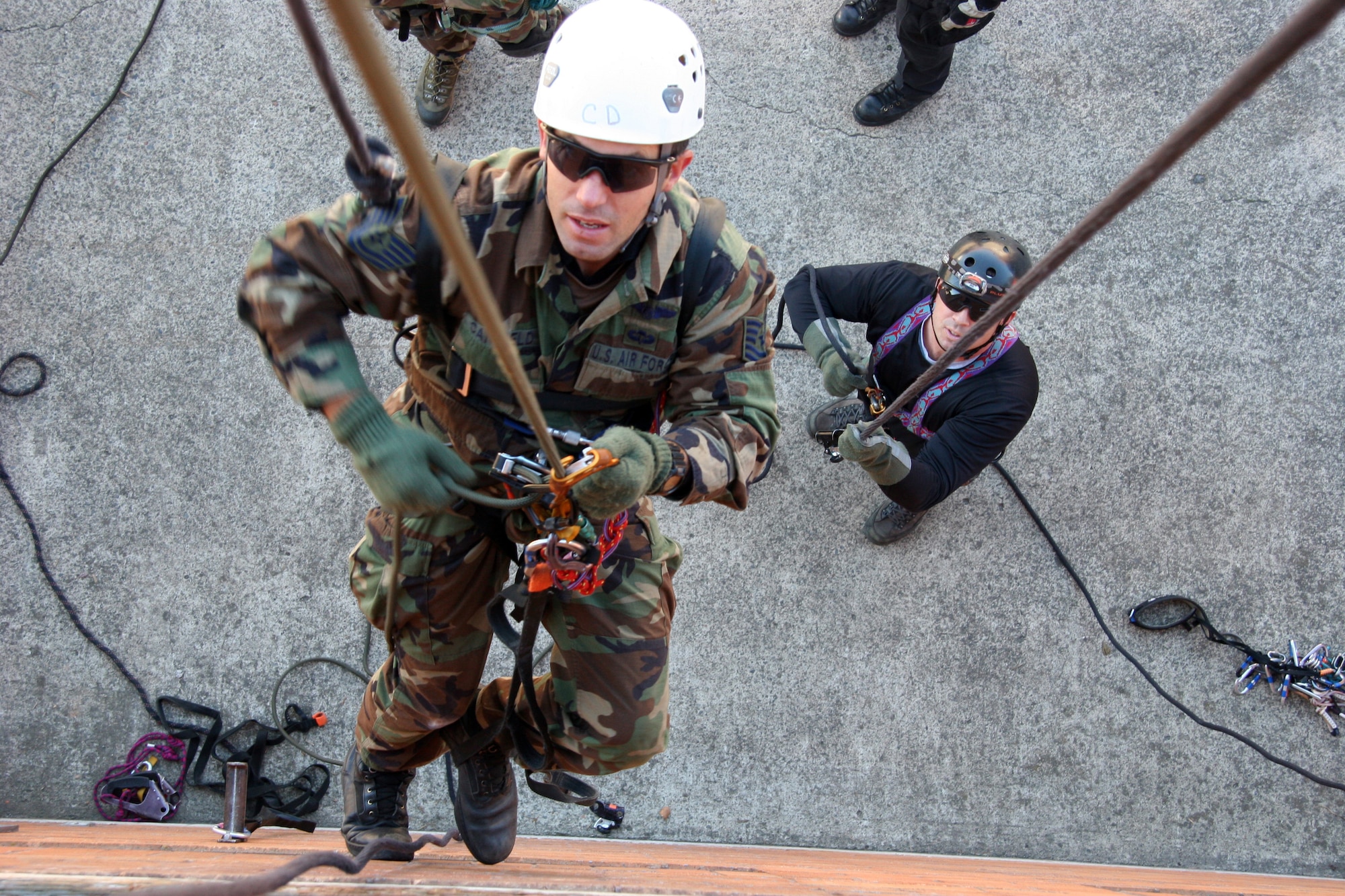 First responders undergo rope rescue training