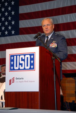 Brig Gen. James L. Melin, 452nd Air Mobility Wing commander, thanks the USO and the community for their support of the military.  General Melin represented the Air Force Reserve at the grand opening of the USO at Ontario International Airport on November 7, 2006.  The new 6,000 square-foot facility will serve some 20,000 military members and their families who travel through the airport each year.  (Photo by SrA Diane M. Ducat, 163 ARW)