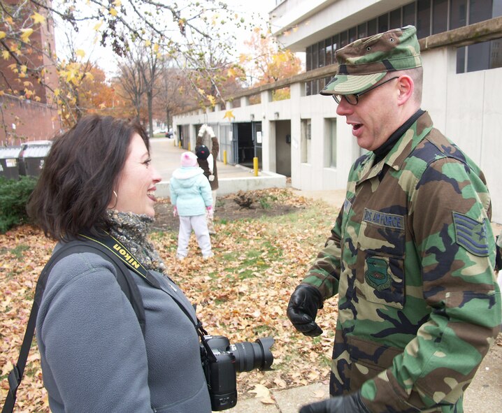 Spouse's veterans were honored too.
VETERAN's DAY PARADE 2006:  Veterans were honored by members of the 932nd Airlift Wing, Air Force Reserve Command, located at Scott Air Force Base, Ill.  Would you like to join these patriots?  Call 1-800-257-1212 for information.